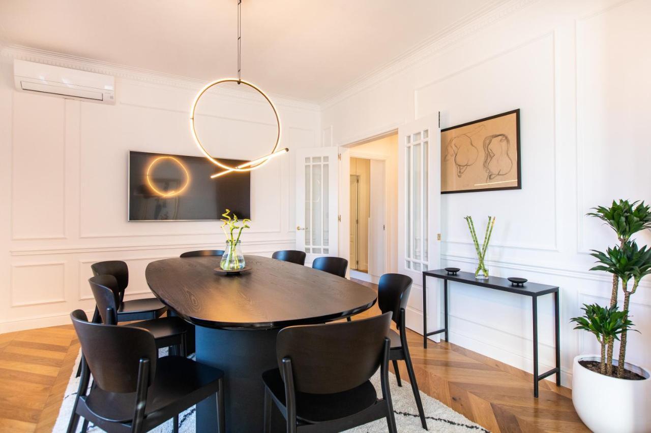 Majestic 4Br/4Bath Apartment In Sagrada Familia Area Barcelona Buitenkant foto