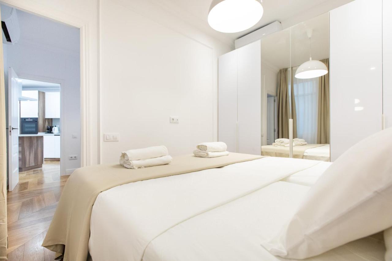 Majestic 4Br/4Bath Apartment In Sagrada Familia Area Barcelona Buitenkant foto