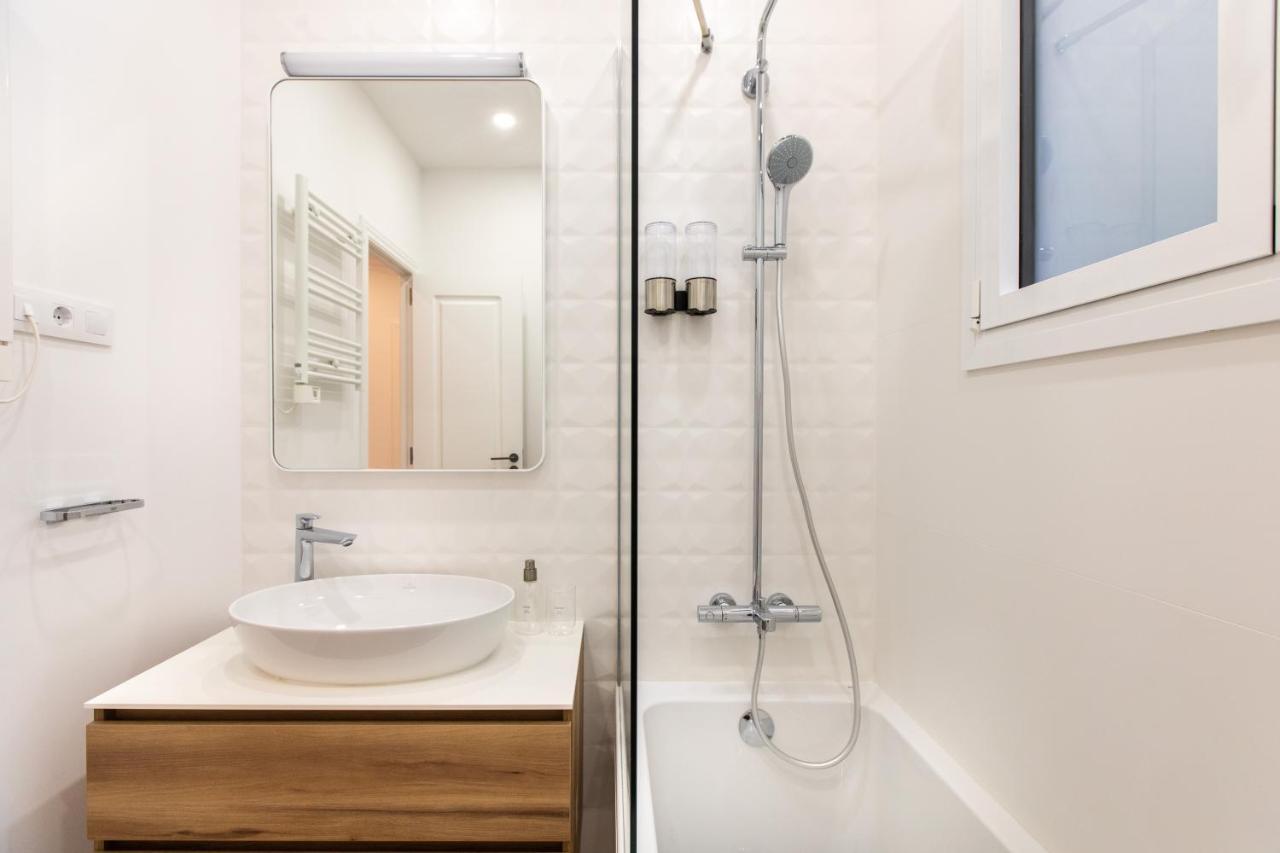 Majestic 4Br/4Bath Apartment In Sagrada Familia Area Barcelona Buitenkant foto