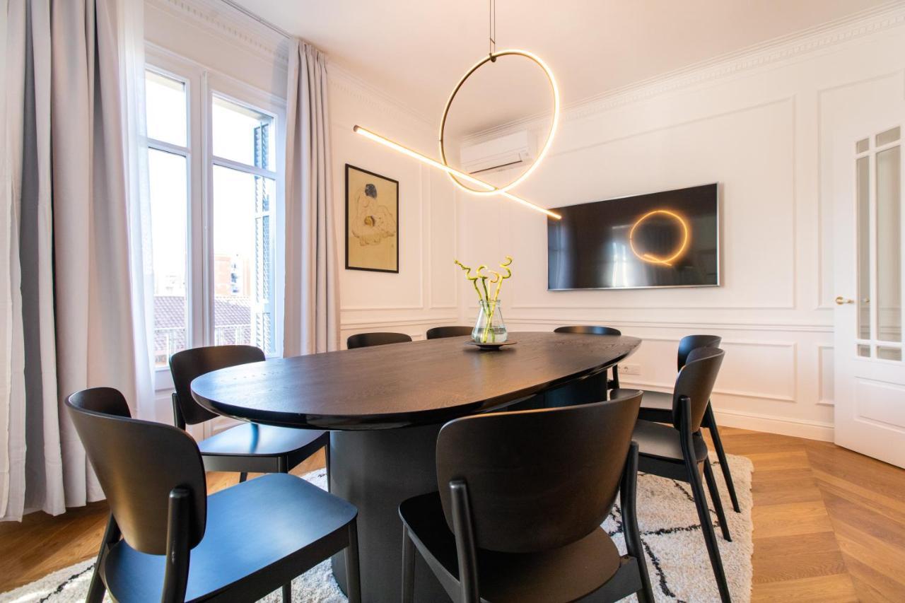 Majestic 4Br/4Bath Apartment In Sagrada Familia Area Barcelona Buitenkant foto