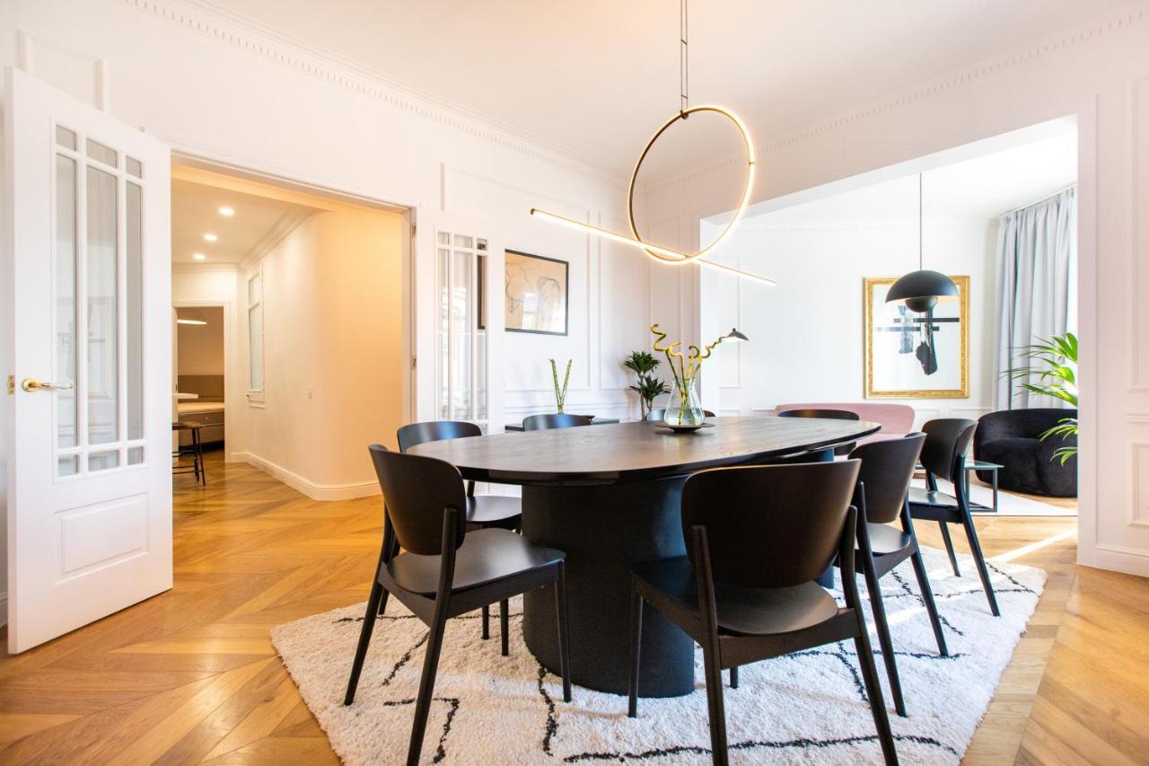 Majestic 4Br/4Bath Apartment In Sagrada Familia Area Barcelona Buitenkant foto