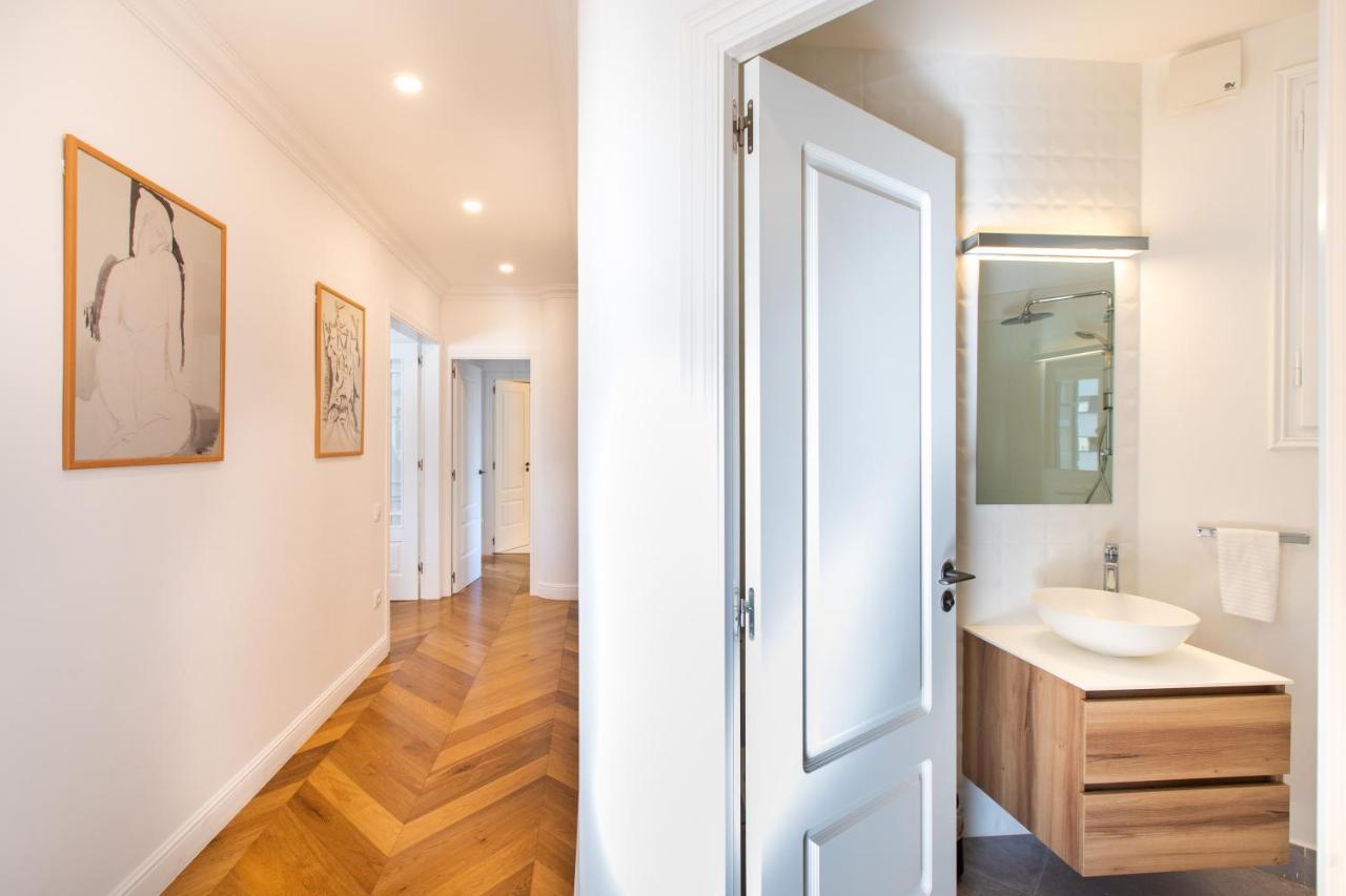 Majestic 4Br/4Bath Apartment In Sagrada Familia Area Barcelona Buitenkant foto