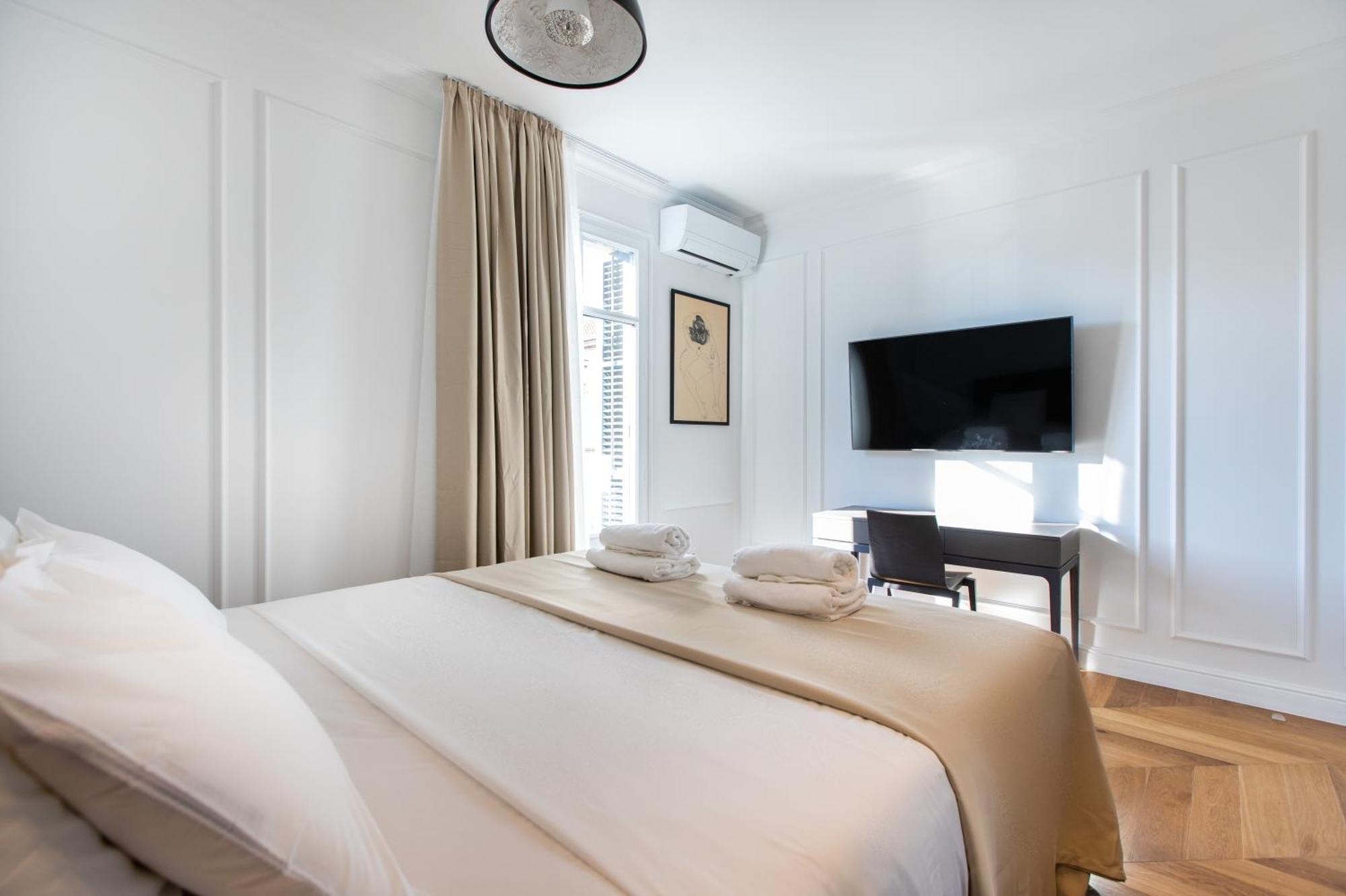 Majestic 4Br/4Bath Apartment In Sagrada Familia Area Barcelona Buitenkant foto
