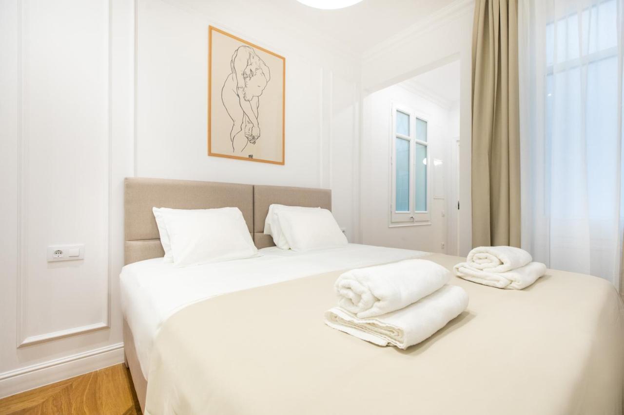 Majestic 4Br/4Bath Apartment In Sagrada Familia Area Barcelona Buitenkant foto