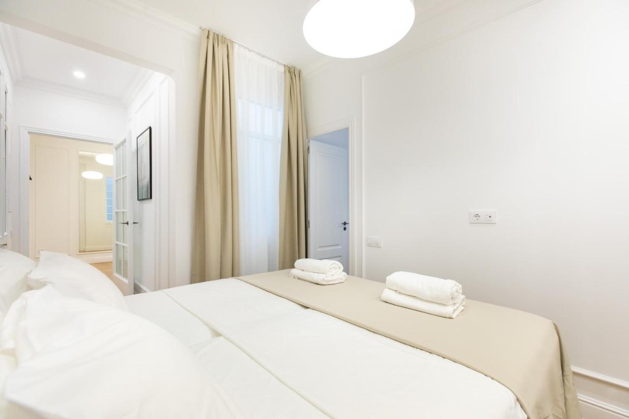 Majestic 4Br/4Bath Apartment In Sagrada Familia Area Barcelona Buitenkant foto