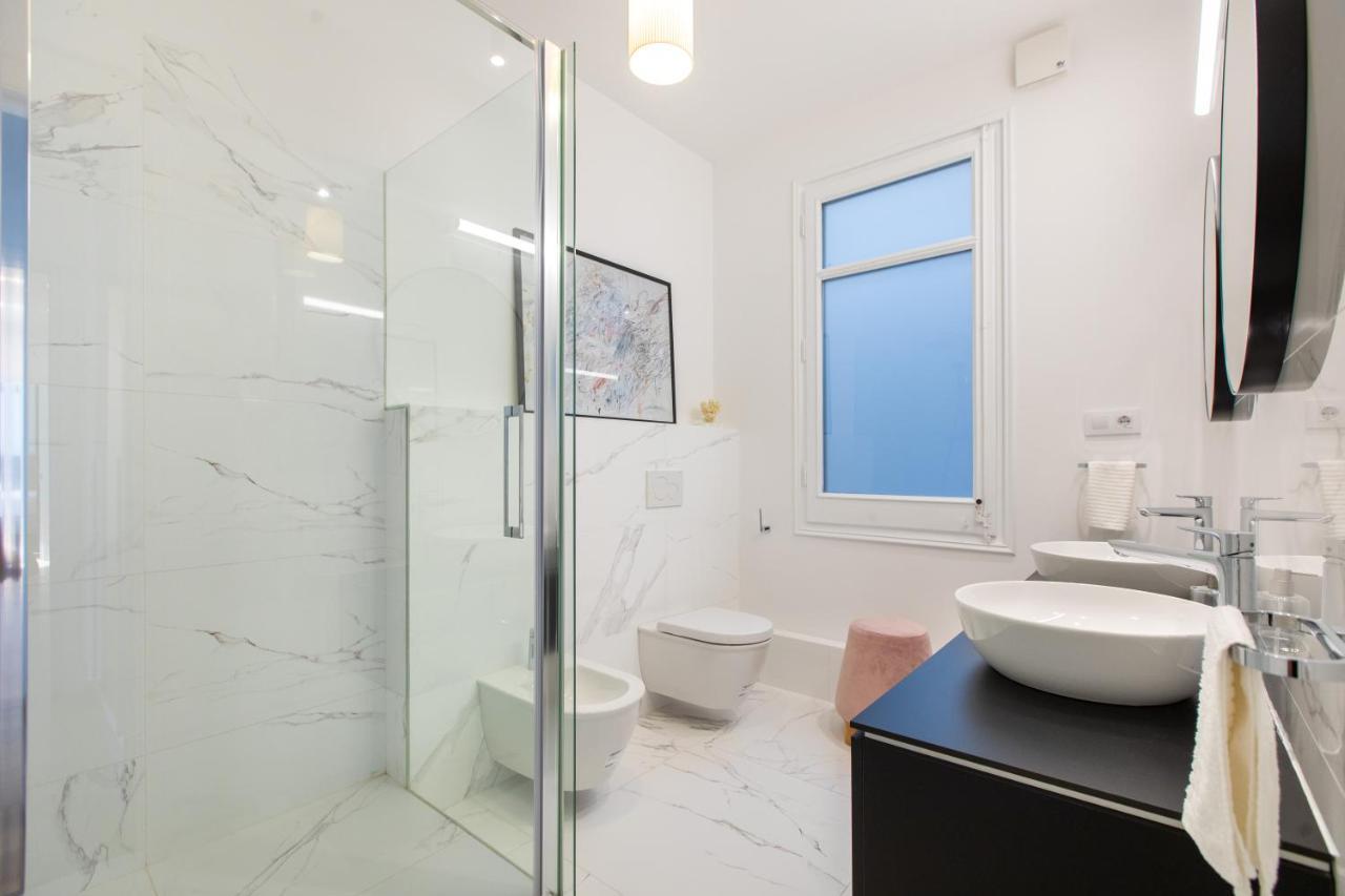 Majestic 4Br/4Bath Apartment In Sagrada Familia Area Barcelona Buitenkant foto