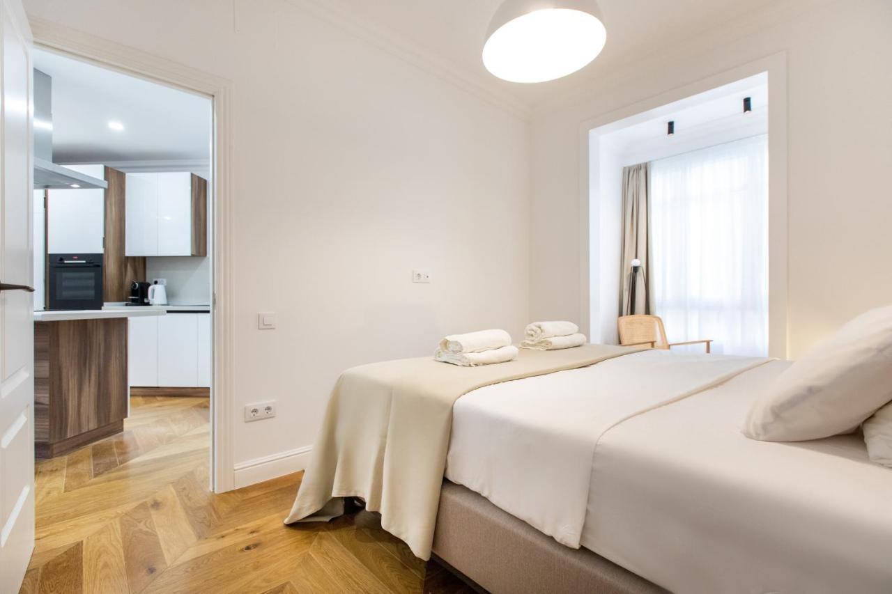 Majestic 4Br/4Bath Apartment In Sagrada Familia Area Barcelona Buitenkant foto